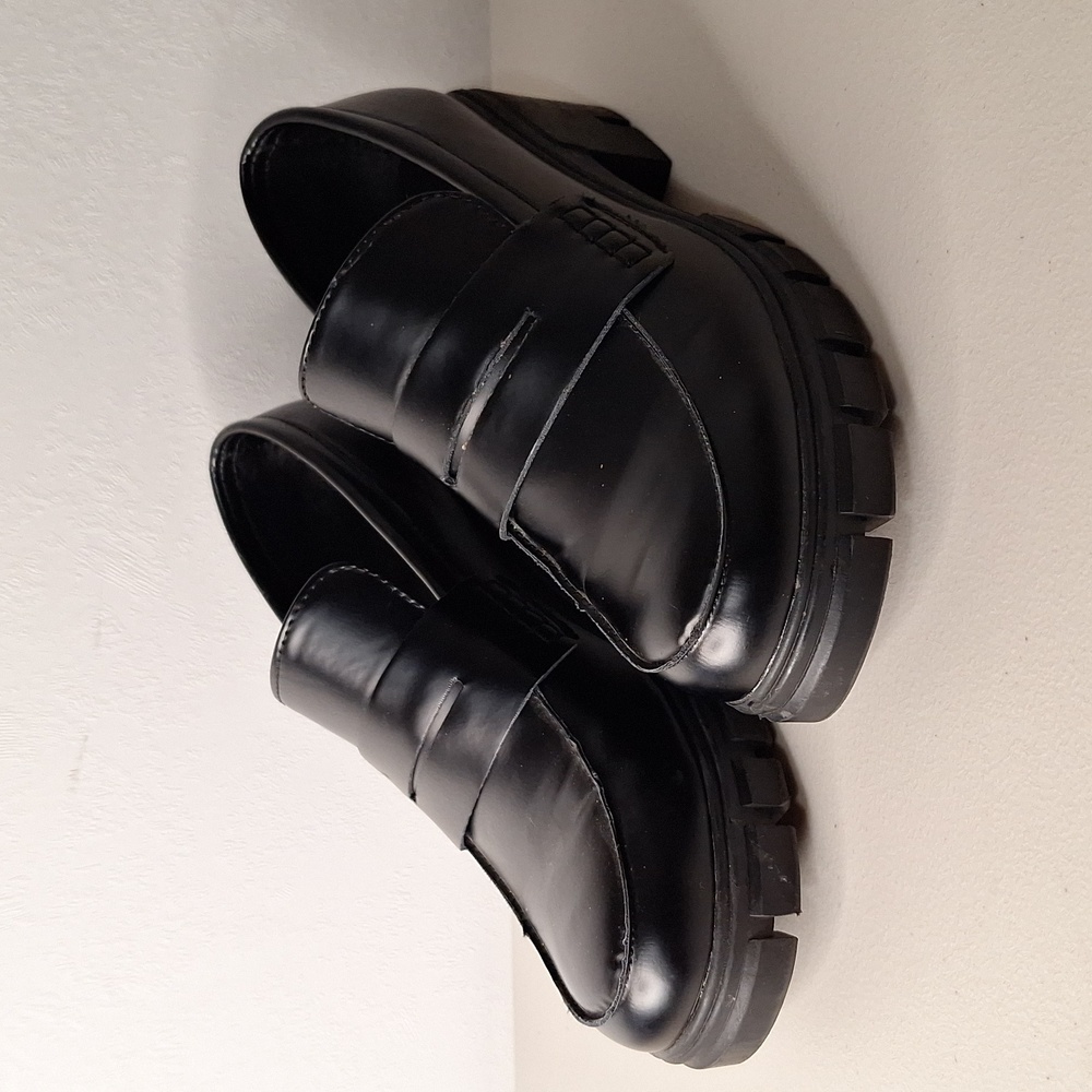 Ardene lug sole loafers black sz 8